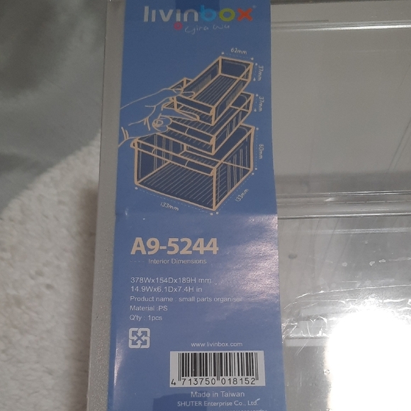 Bundle Of Clear Organizer Trays - Picture 3 of 7